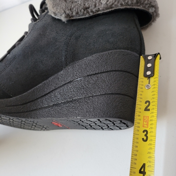 UGG women's Zea black ankle lace up wedge winter boots size 8 - Picture 7 of 11